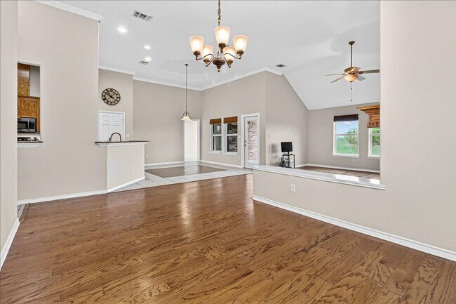 Building Photo - 6325 Oso Pkwy