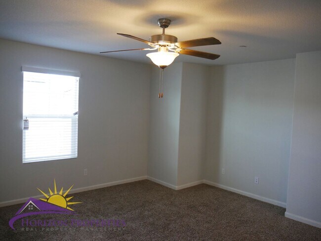 Building Photo - Modern Two-Story 4 Bed 2.5 Bath 1,807 sqft...
