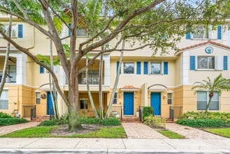 Building Photo - 3187 N Oasis Dr