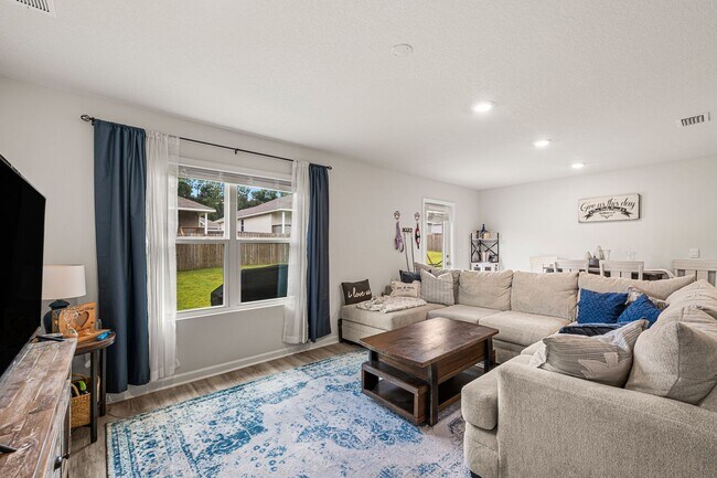 Building Photo - 5843 Belmont Stakes Rd