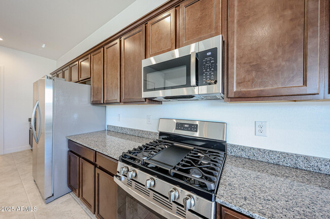 Building Photo - 7662 W Crabapple Dr