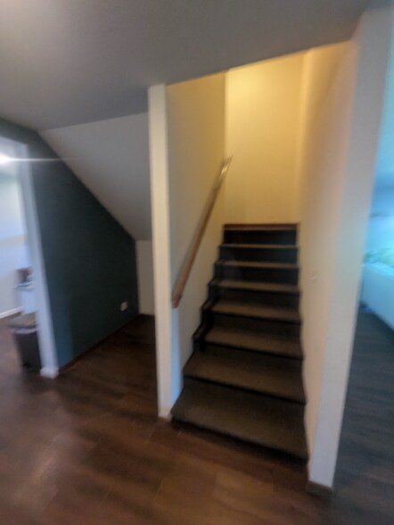 Building Photo - 228 Bellvue Dr