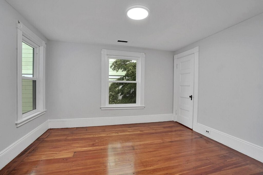 Building Photo - 11 South Munroe Ter