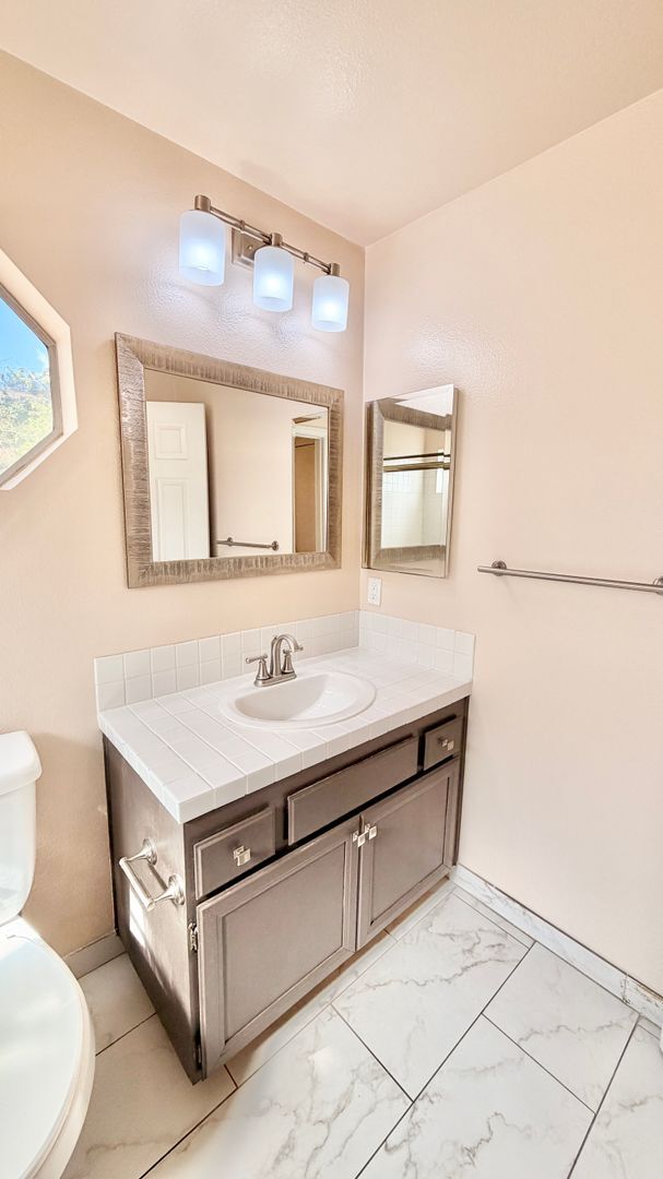 Building Photo - Beautifully Updated Two-Story Townhome on the Pala Mesa Golf Course in Fallbrook!