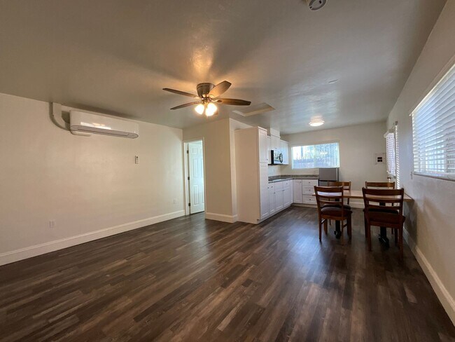 Building Photo - 3074 E Terrace Ave