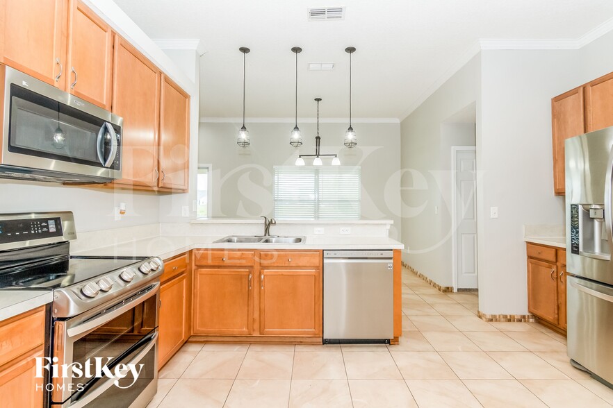 Building Photo - 2705 Ravine Hill Dr