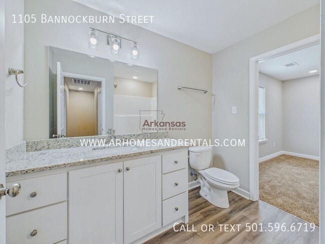 Building Photo - 1105 Bannockburn St