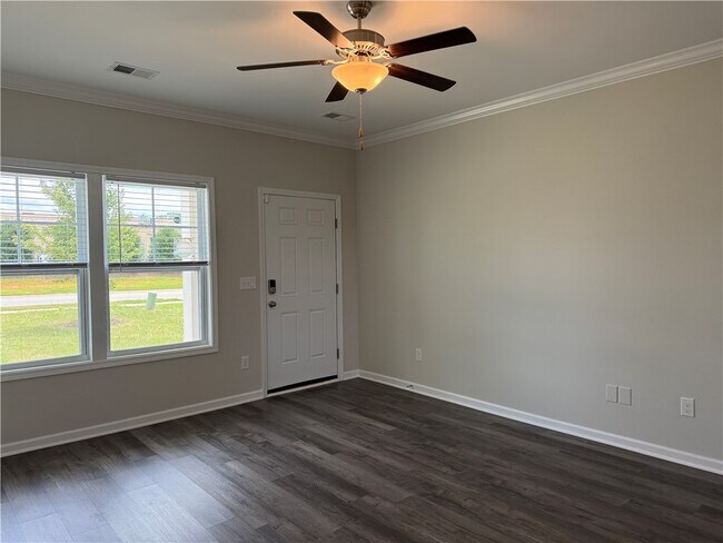 Building Photo - 117 Weaver Way
