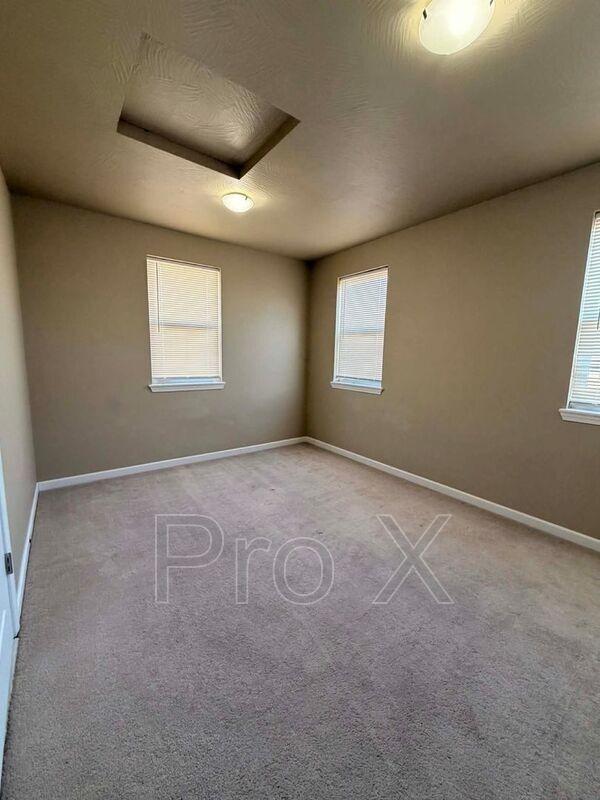 Building Photo - 2226 S Moffet Ave