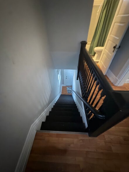 Building Photo - 329 Byrd St