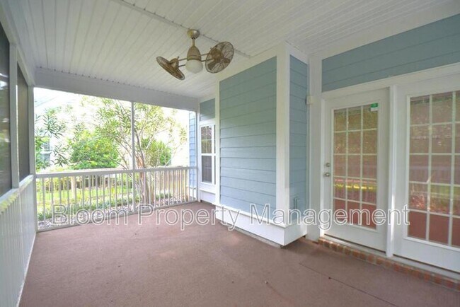 Building Photo - 8566 Royal Palm Ln