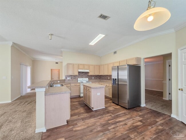 Building Photo - 1057 Freeboard Blvd