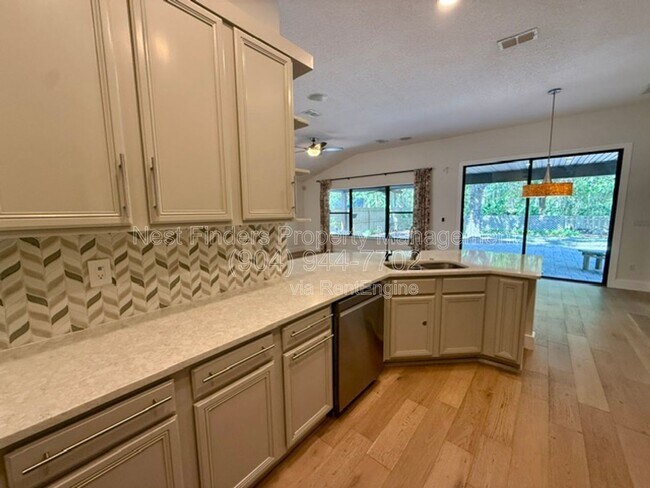 Building Photo - 13658 Kayak Ct