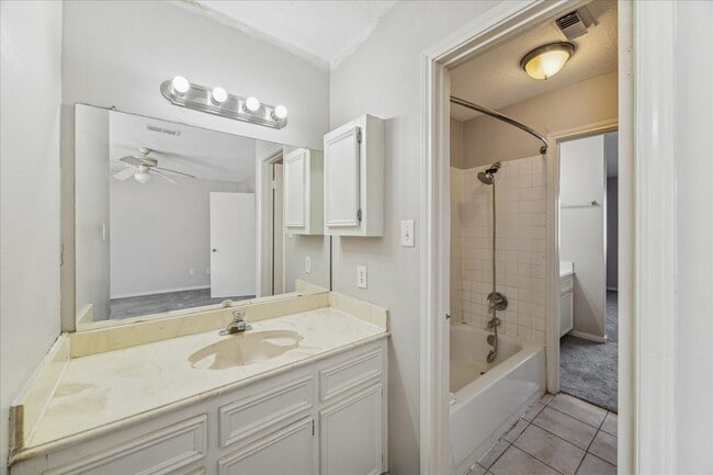 Building Photo - 2007 Country Village Blvd