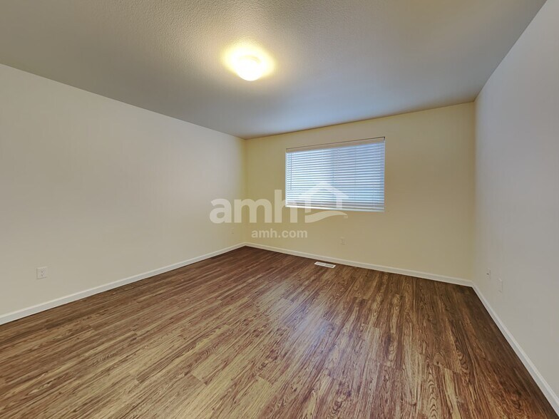 Building Photo - 2183 NW Woodland Dr