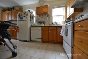 Building Photo - 33 Montfern Ave