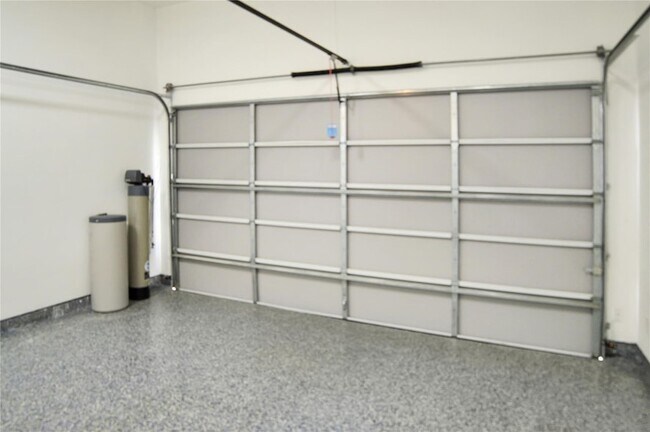 Building Photo - 8918 Spring Knoll Forest Dr