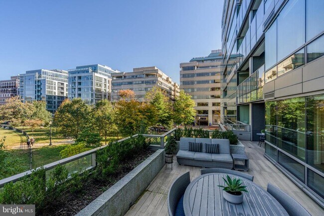 Building Photo - 2501 M St NW