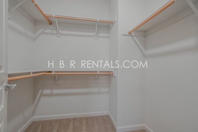 Building Photo - Cambridge Place - Charming 3-Bedroom with ...