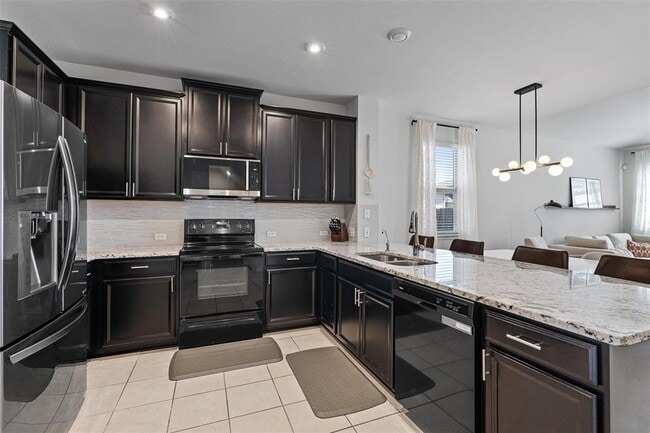 Building Photo - 137 Red Sun Dr