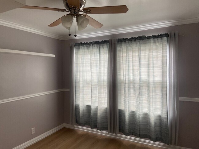 Building Photo - 2 Bedroom House for RENT with Garage and e...