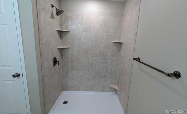 Building Photo - 7708 N Paris Dr