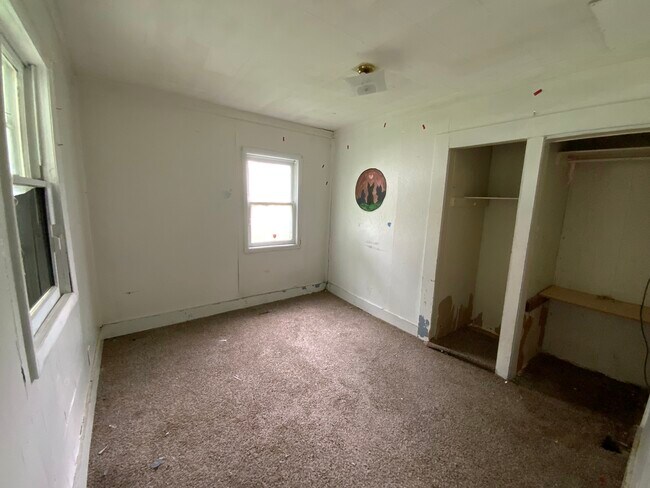 Building Photo - 1102 N Bowman Ave