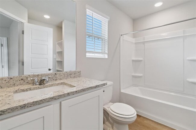 Building Photo - 525 Caymus Dr