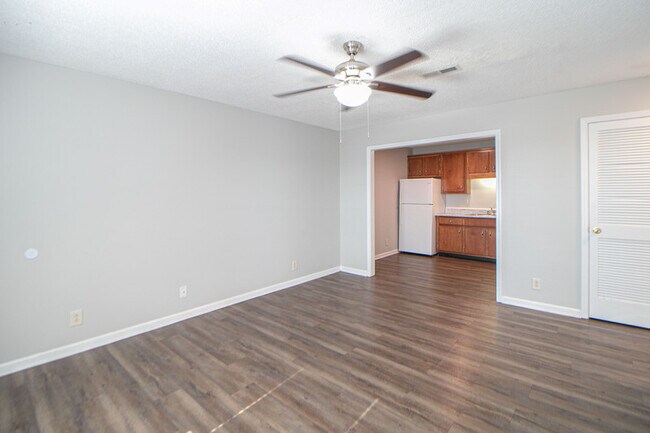 Building Photo - 145 Darlene Dr