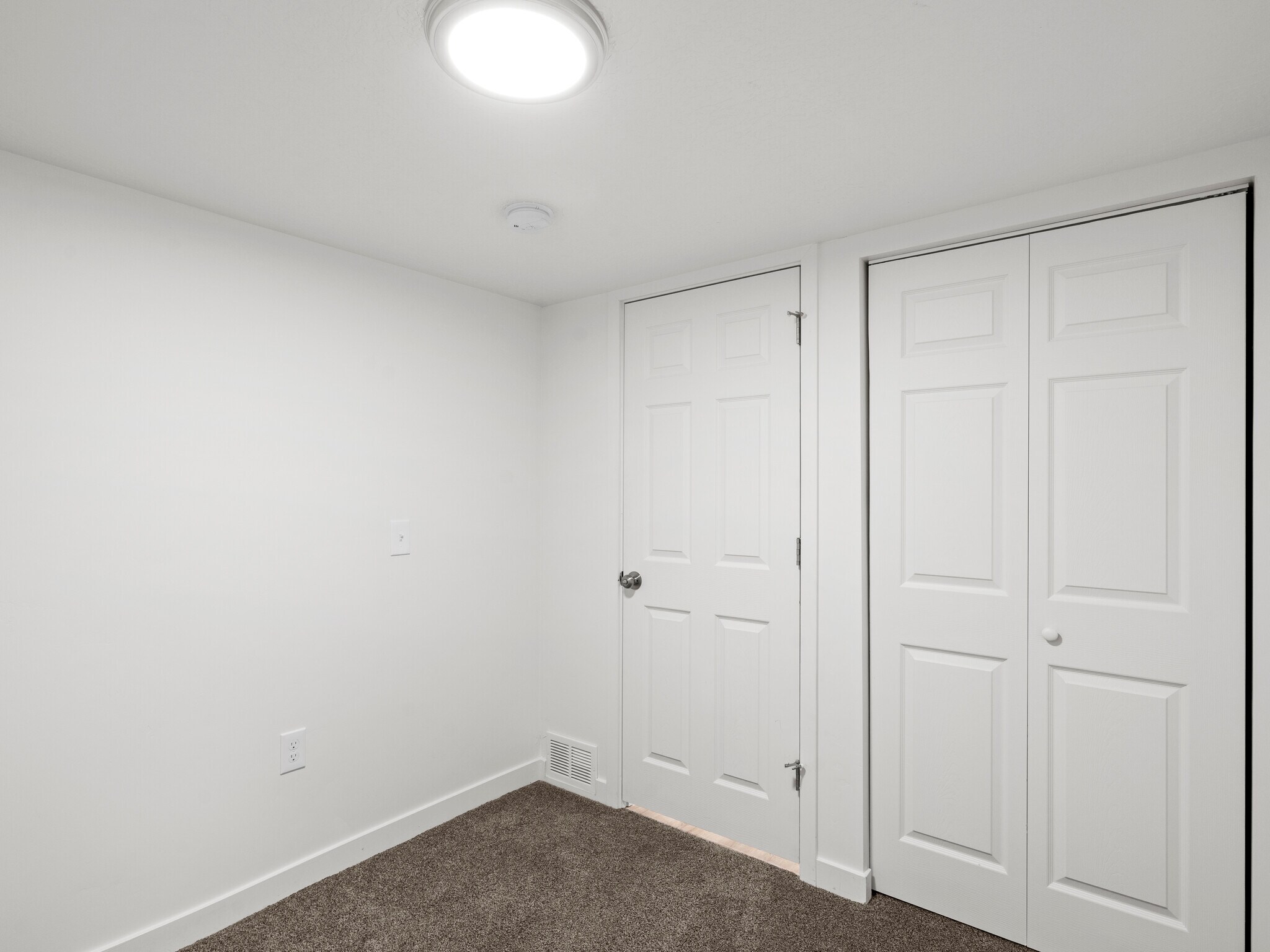 Building Photo - 915 E 1300 S