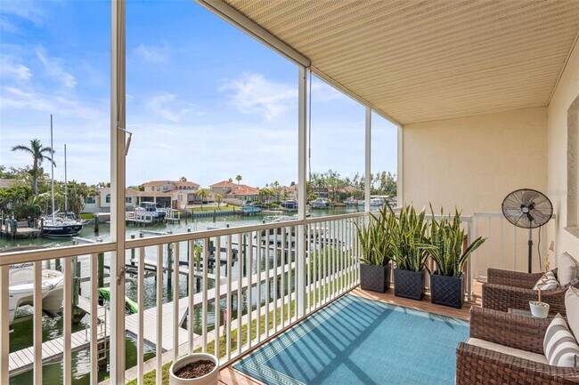 Building Photo - 1109 Pinellas Bayway S