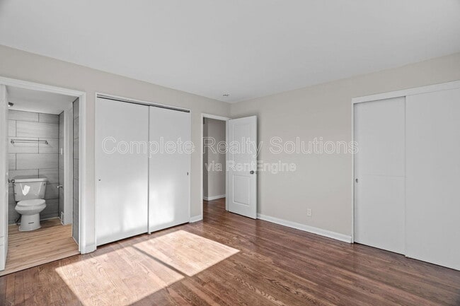 Building Photo - 9915 Castle Dr