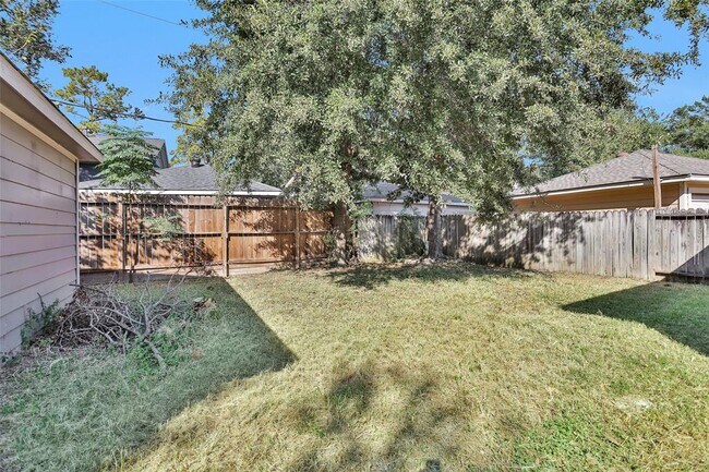 Building Photo - 9518 Kindletree Dr