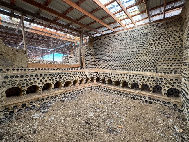 Building Photo - 400 N Smiling Dog Trail