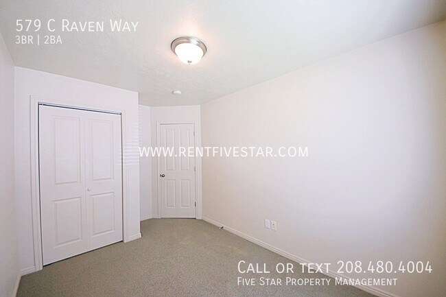 Building Photo - 579 Raven Way