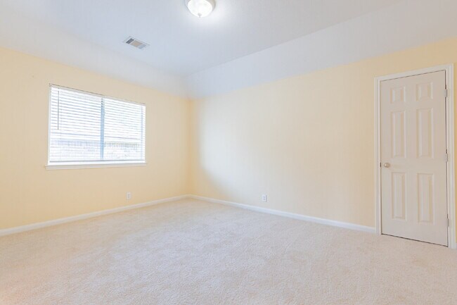Building Photo - 818 Penstemon Trail