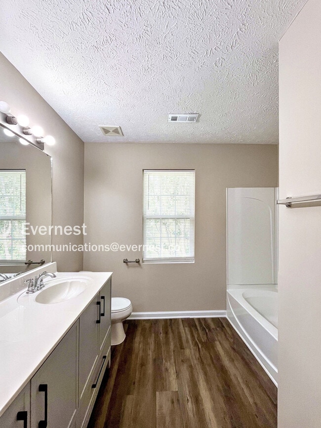 Building Photo - 5005 Cobblestone Creek Dr