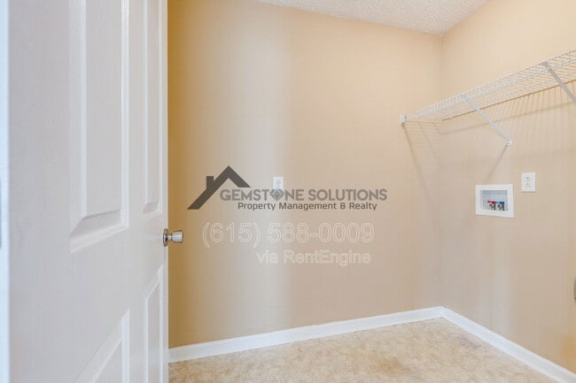 Building Photo - 1418 Owasa Trail