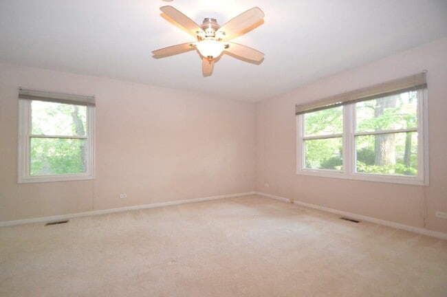 Building Photo - 4805 Greenwich Ct