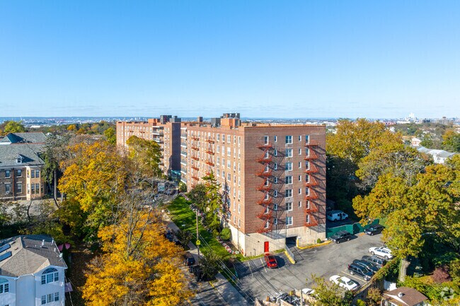 55 Austin Pl - Imperial Towers