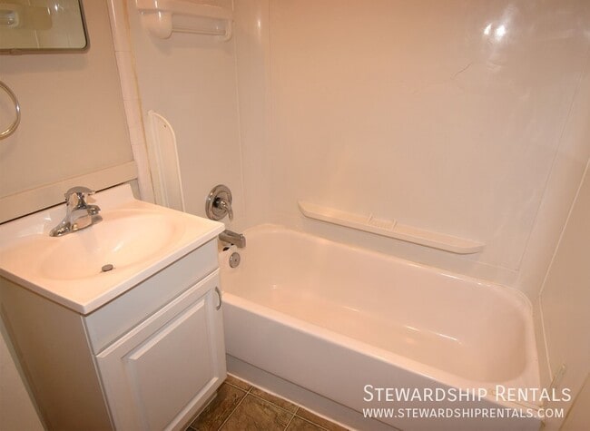 Building Photo - 1831 Kincaid St