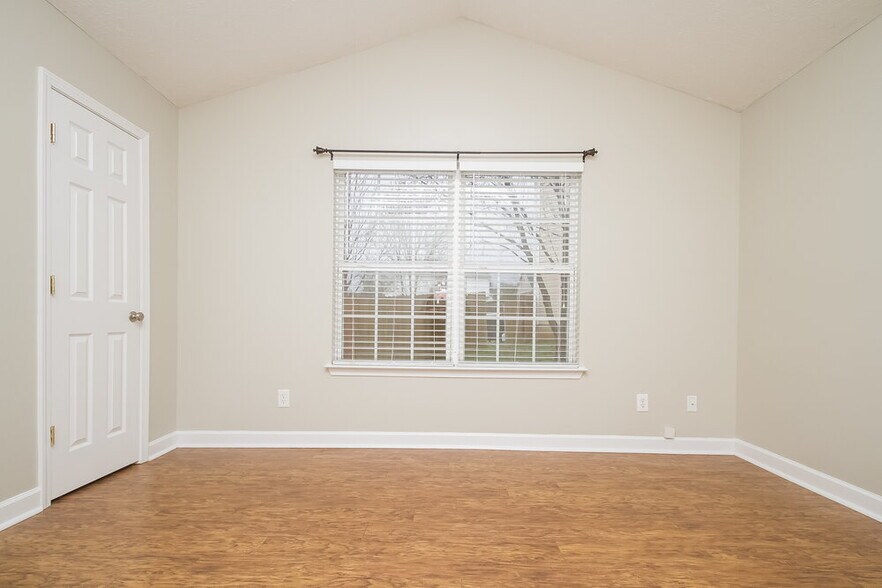 Building Photo - 1031 Lowrey Pl