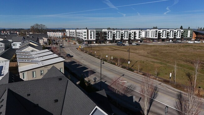 Building Photo - 7447 SE Chinquapin Dr