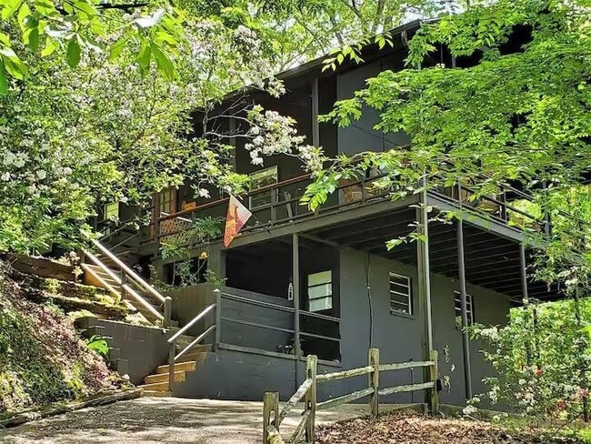 Primary Photo - 328 Possum Trot Trail