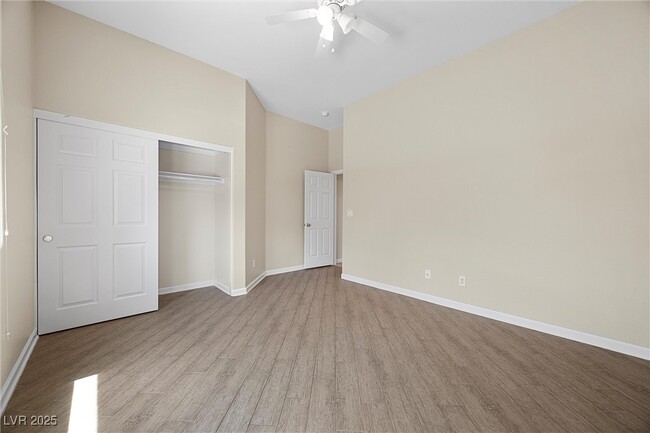 Building Photo - 10381 Pilot Mountain Ct