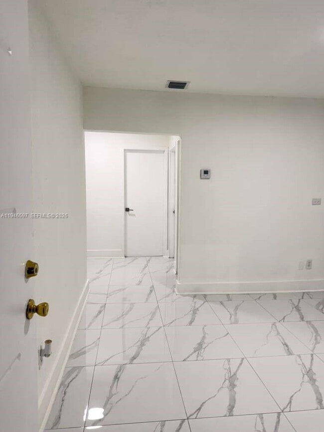 Building Photo - 2796 SW 34th Ct