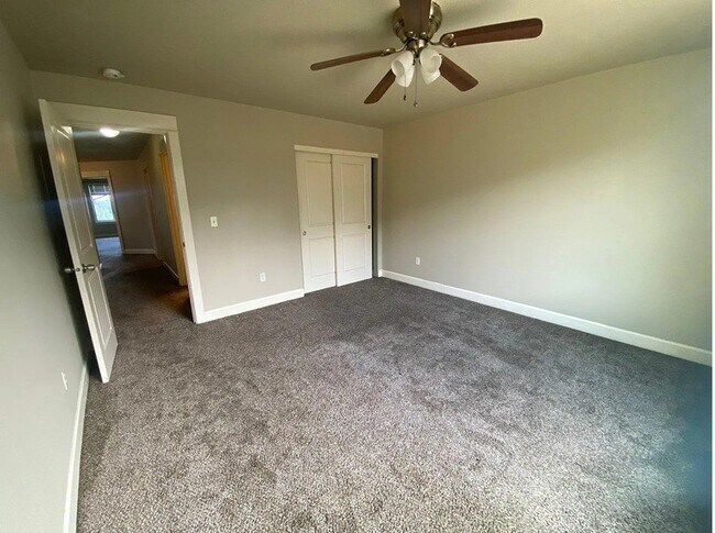 Building Photo - 13392 SE Autumnwood Ln