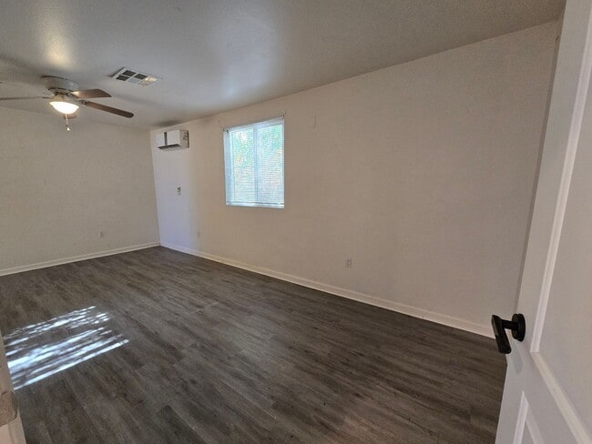 Building Photo - 4124 W Ave L 6