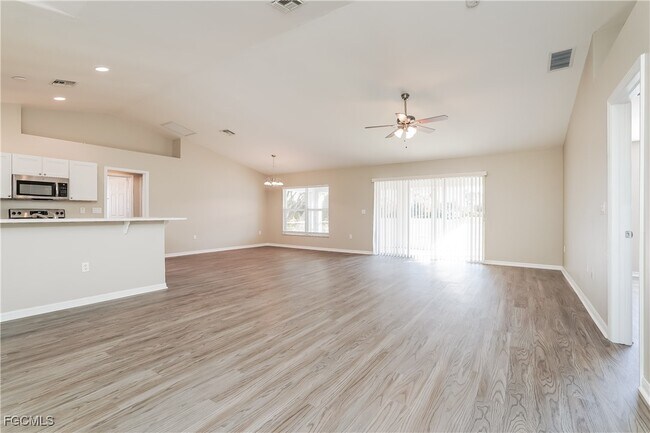Building Photo - 3143 NE 14th Ct