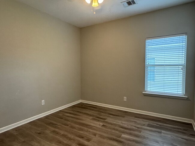 Building Photo - Beautiful Home for Lease in Denham Springs...